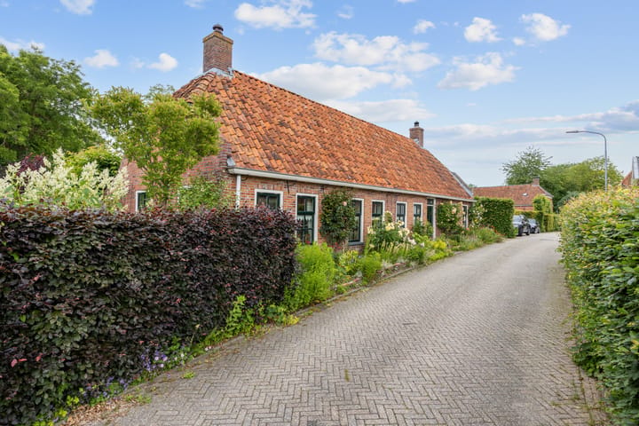 Foto 2 van van Ewsumweg 6
