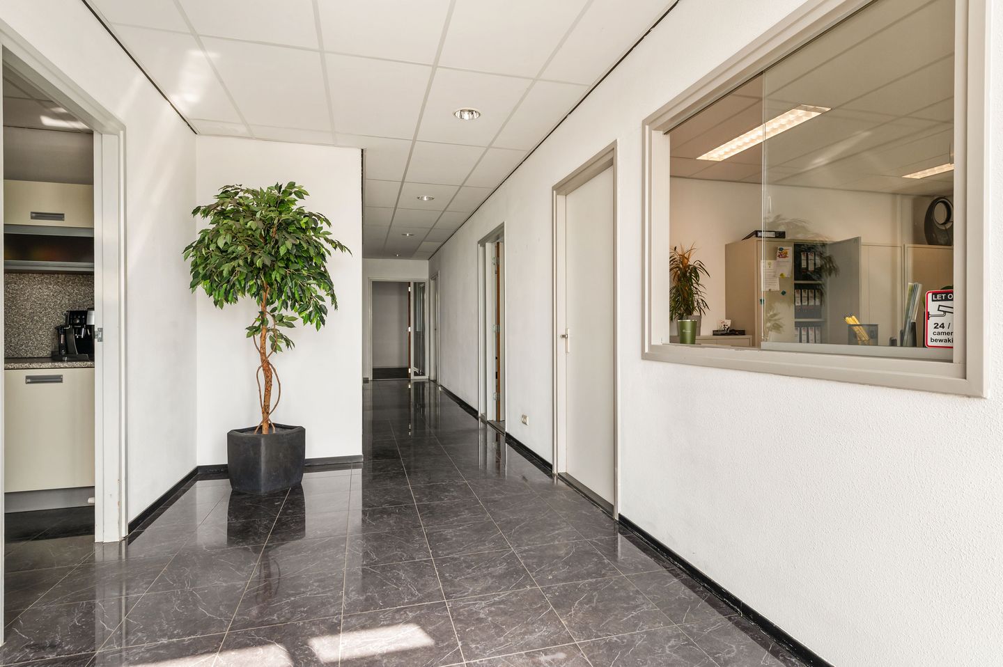View photo 4 of Leidsevaart 167