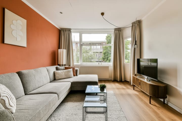 Photo 4 of Trouringhstraat 6-2