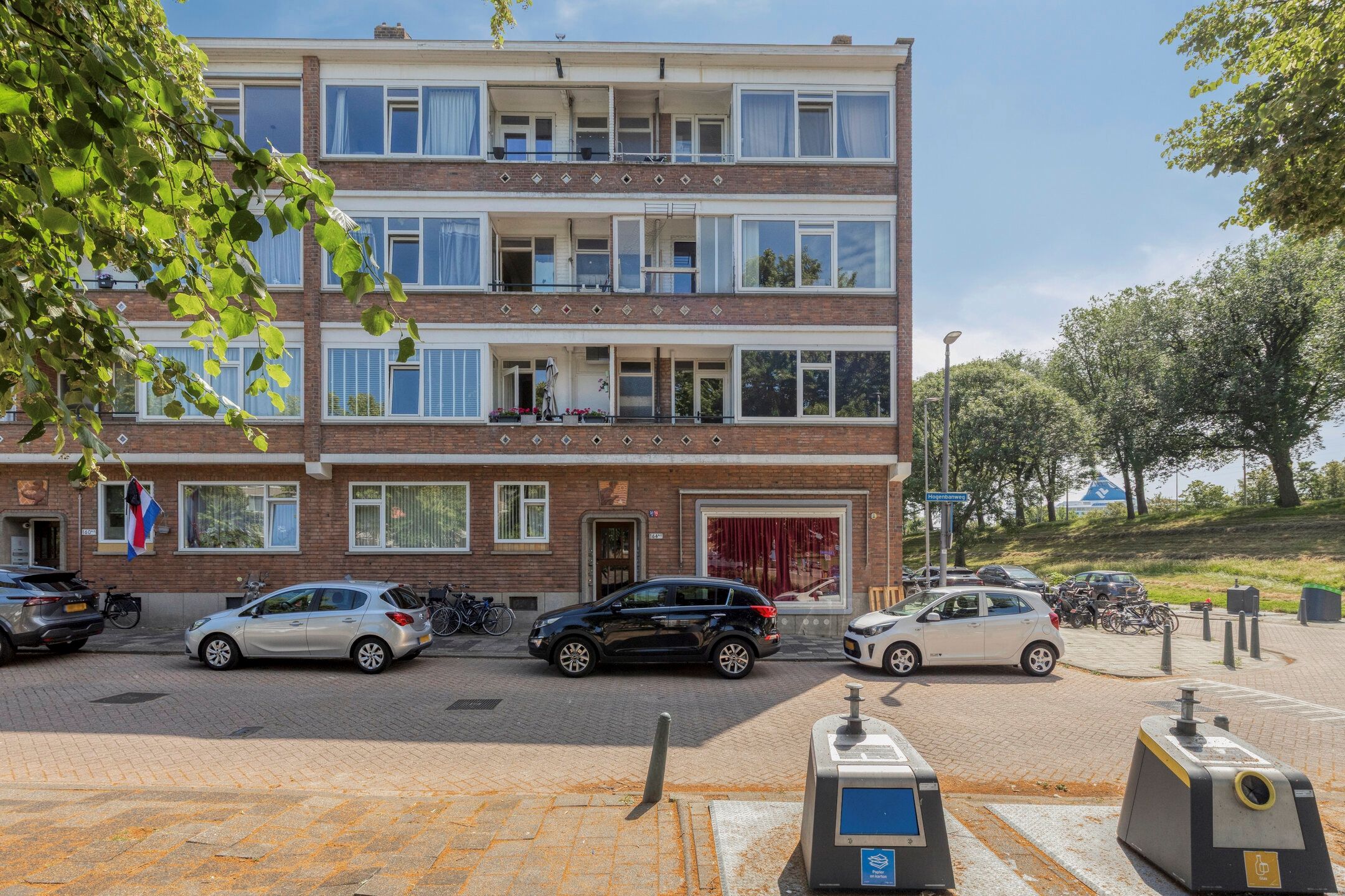 Photo 15 of Hogenbanweg 162-D