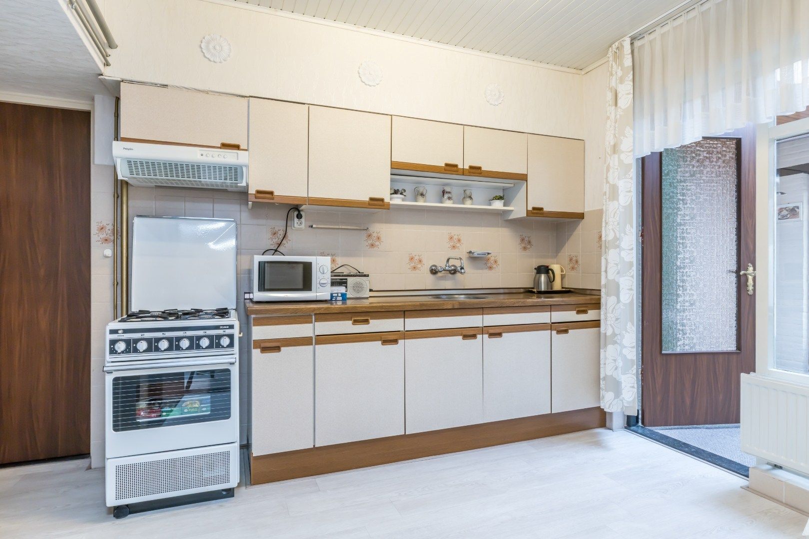 Photo 15 of Burg. Kampsstraat 12