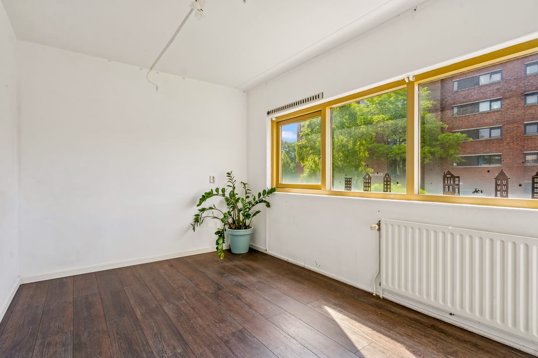 Photo 28 of Jacob van Ruysdaelstraat 111