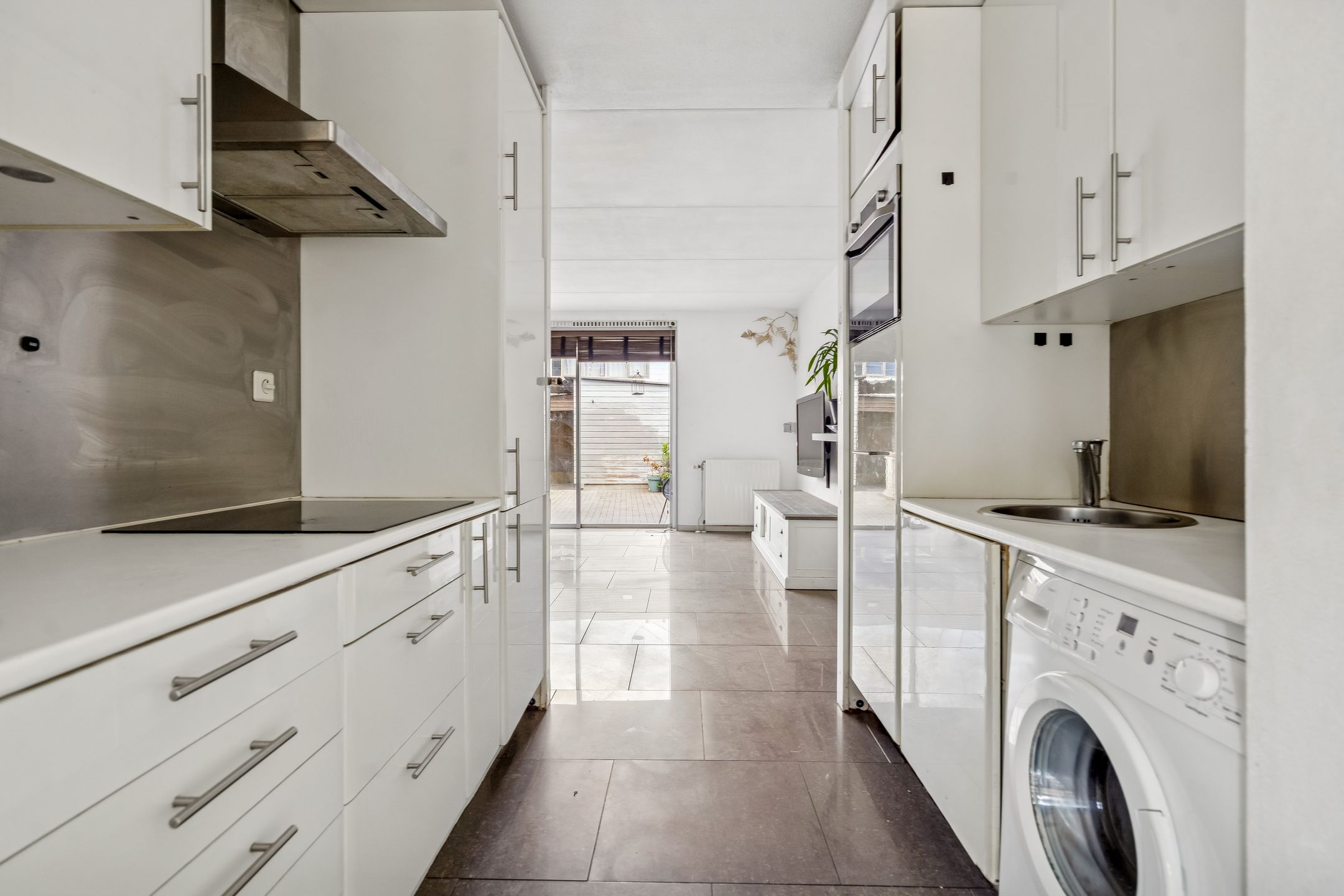 Photo 18 of Jacob van Ruysdaelstraat 111
