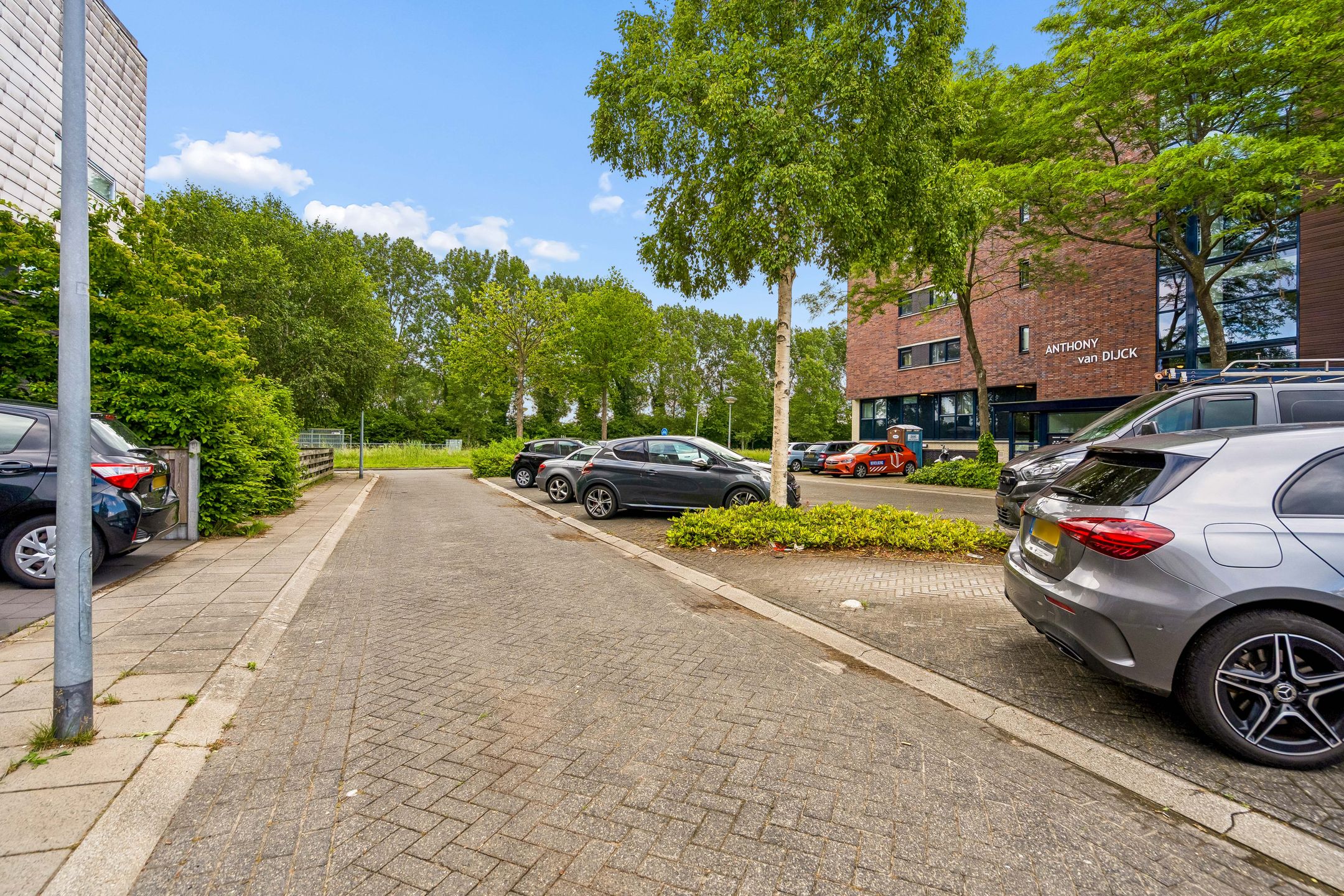 Photo 51 of Jacob van Ruysdaelstraat 111