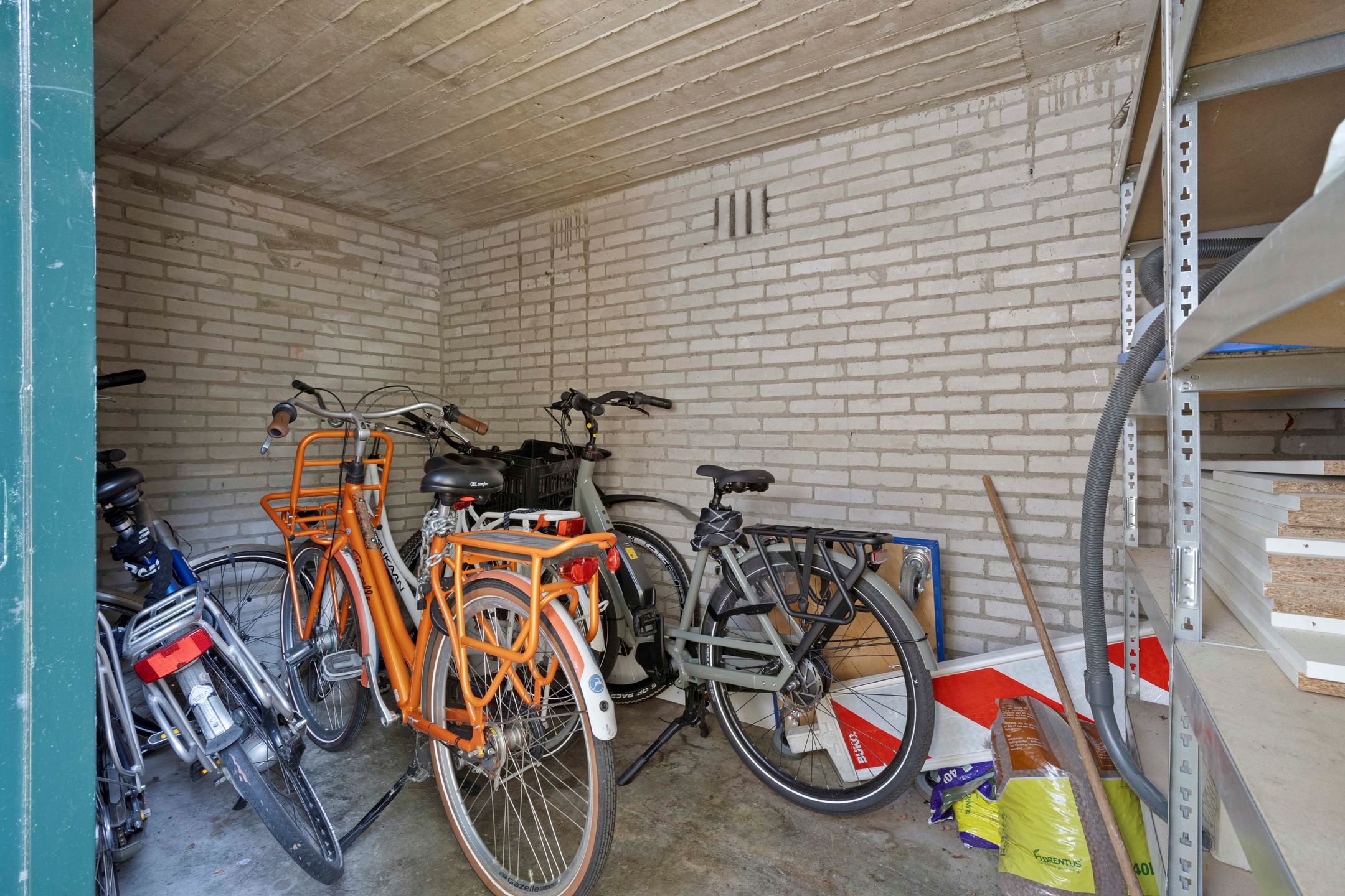Photo 39 of St Adrianusstraat 77