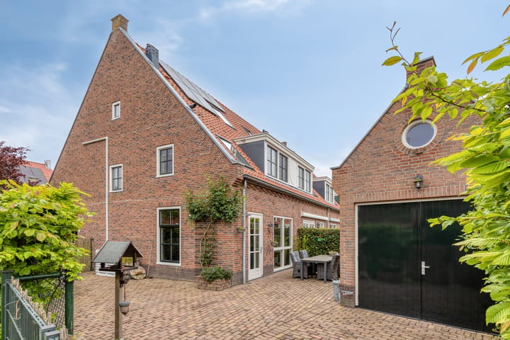 Hoekwoning te koop: Kapelhoeve 1, Helmond