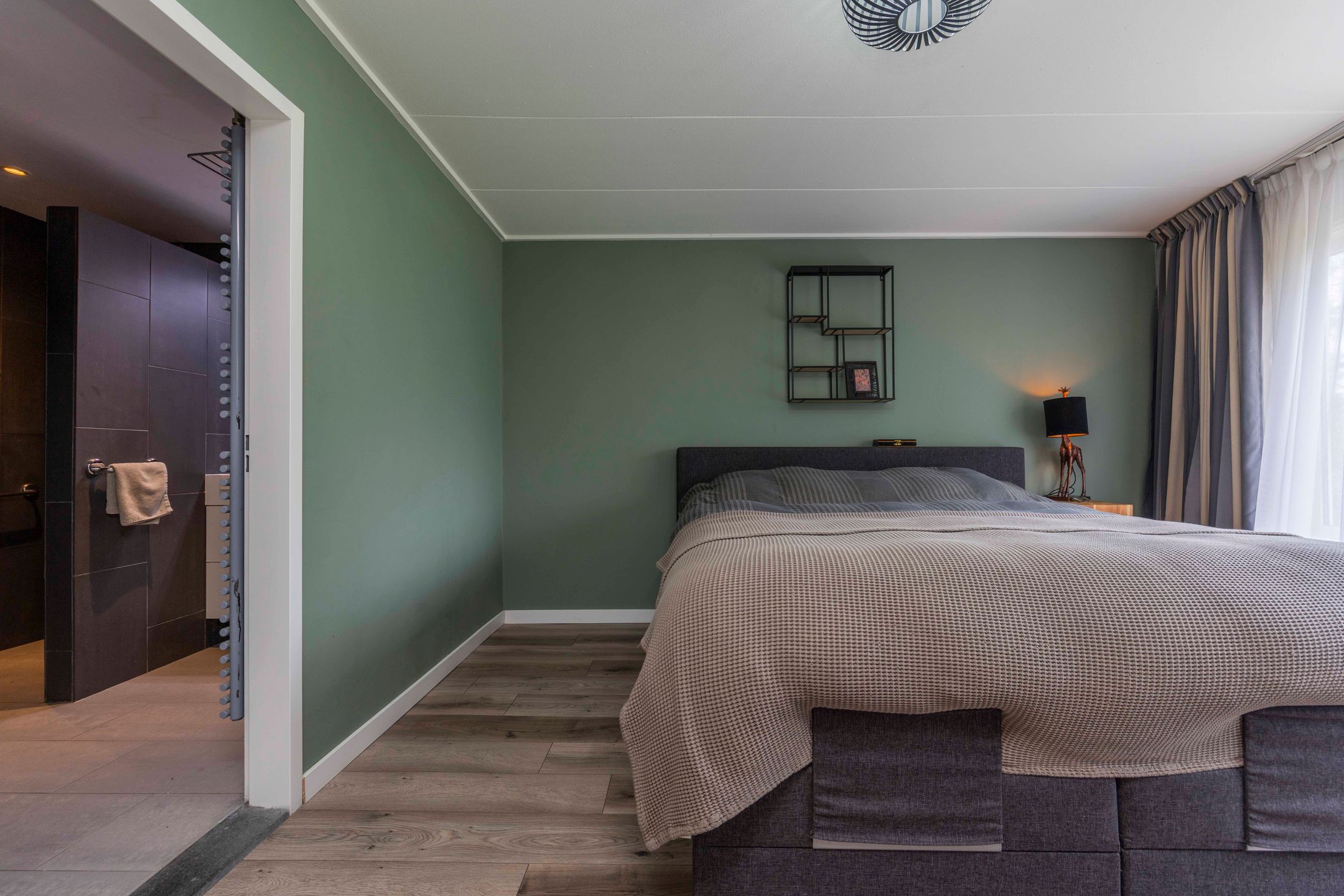 Photo 21 of Zellerstraat 104