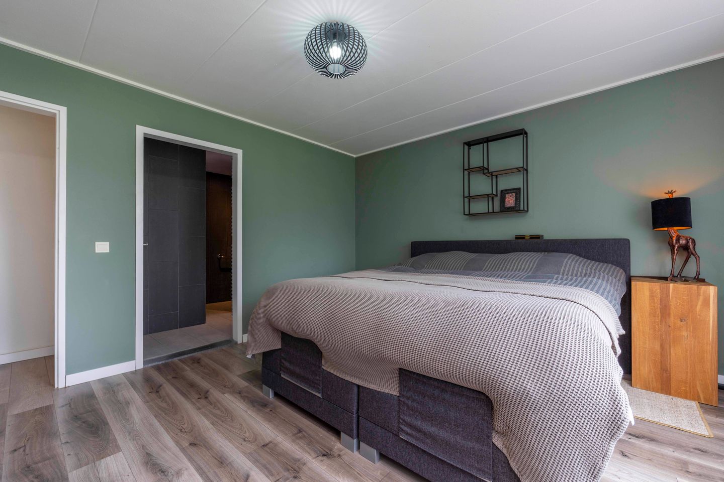Photo 20 of Zellerstraat 104