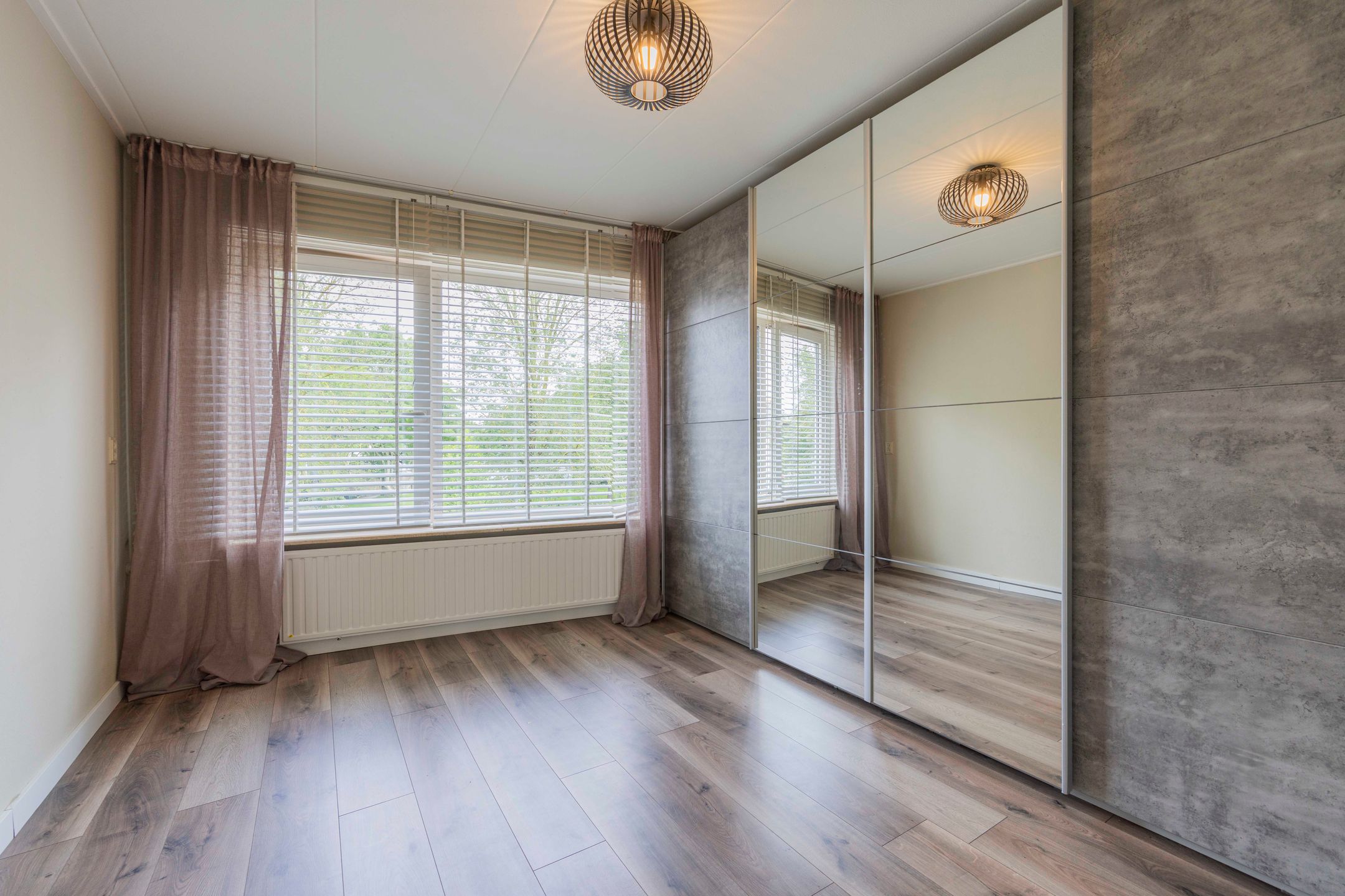 Photo 27 of Zellerstraat 104