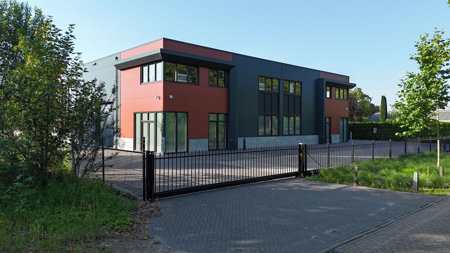 View photo 2 of Rooiseheide 37-K