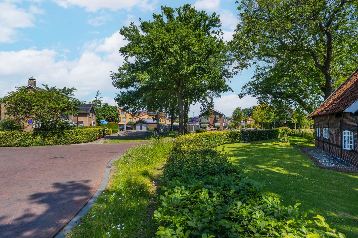 Photo 14 of Lijsterbesstraat 1