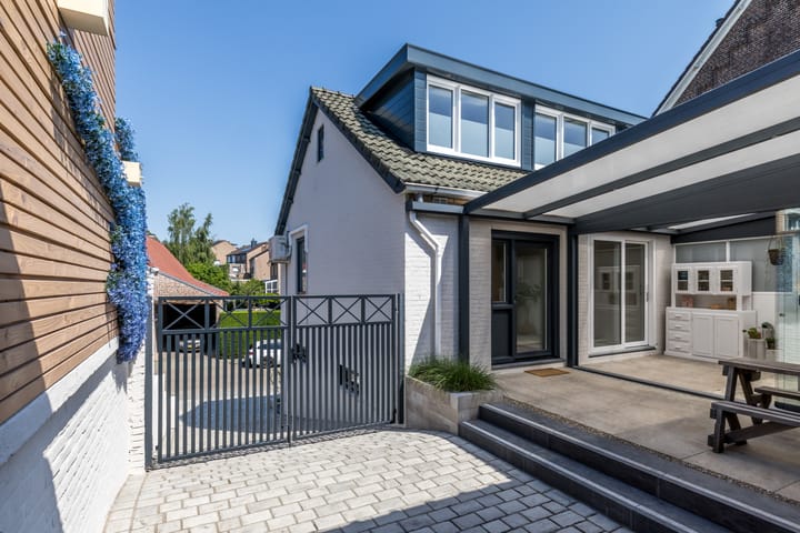 Photo 2 of Raadhuisstraat 27