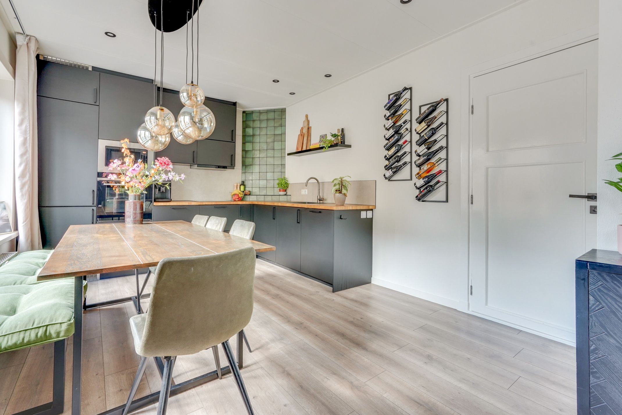 Photo 3 of Van der Marckstraat 4-BS