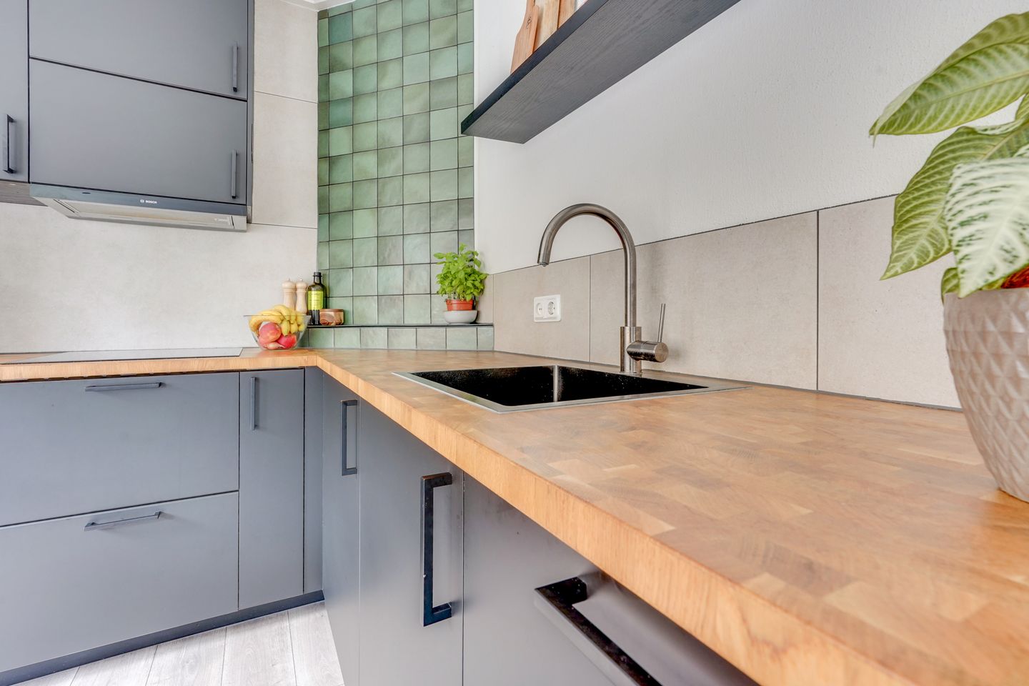 Photo 10 of Van der Marckstraat 4-BS