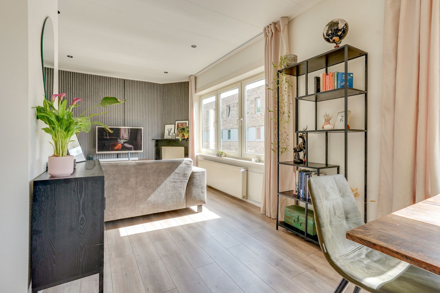 Photo 14 of Van der Marckstraat 4-BS