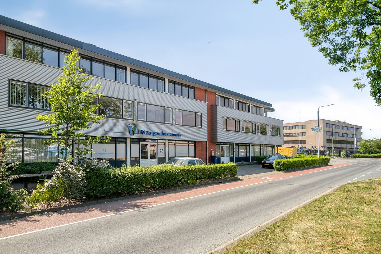 Bekijk foto 3 van Industrieweg 28