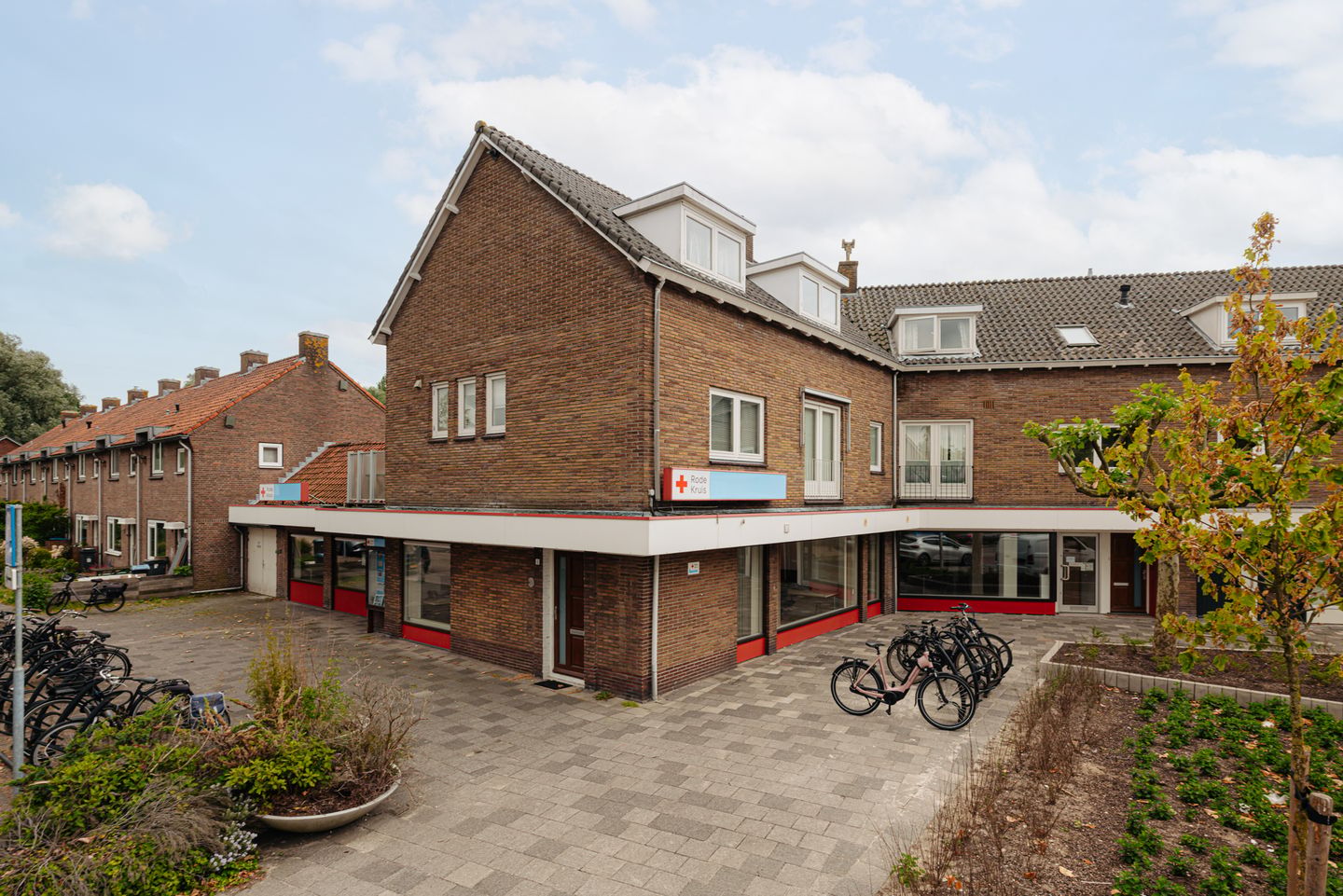 View photo 1 of Hueseplein 15-17