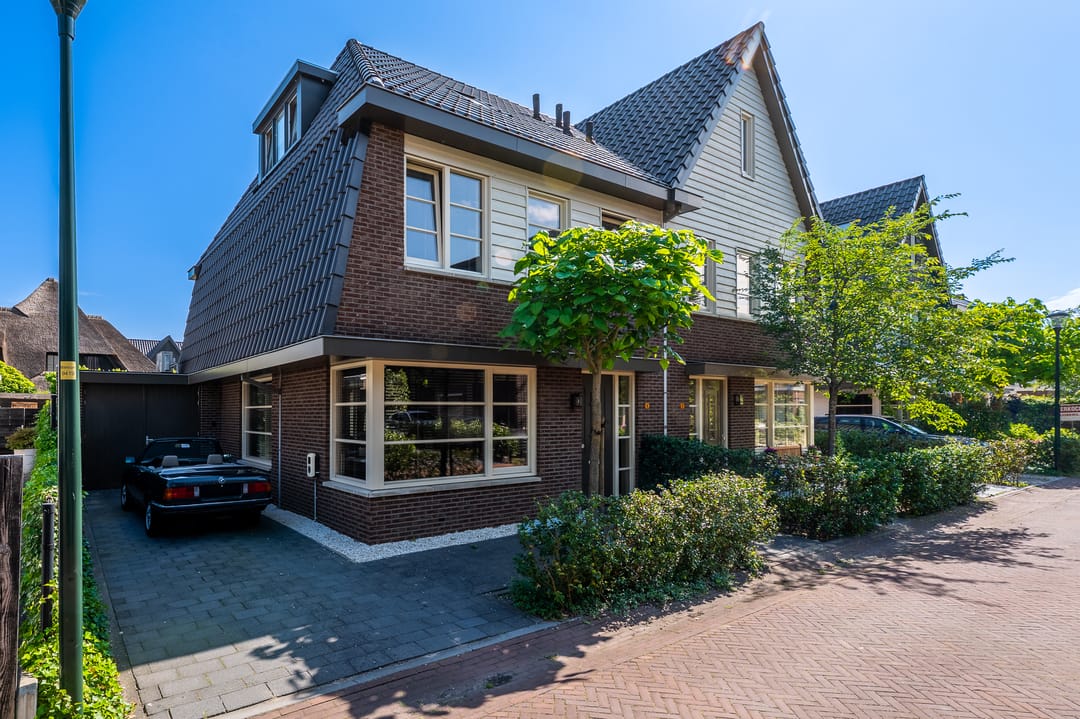 Photo 1 of Harmsen van der Beeklaan 8