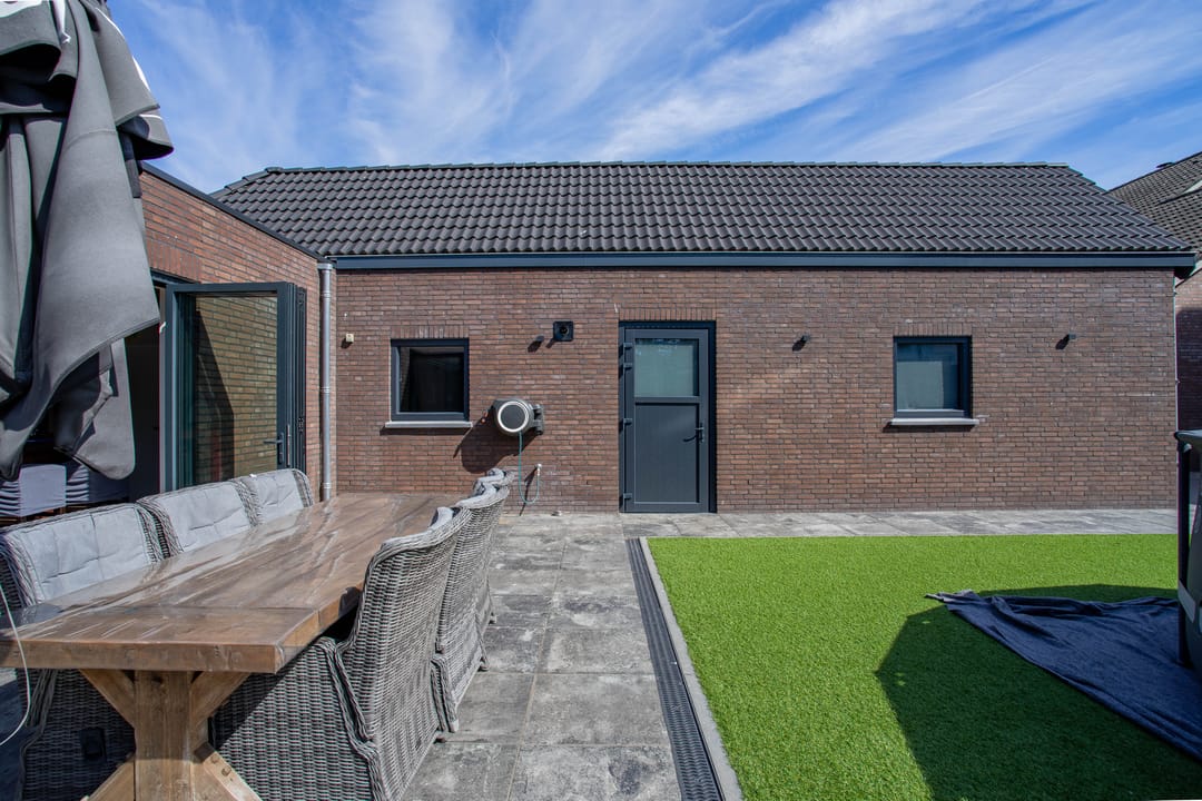 Photo 43 of Duinroosstraat 2