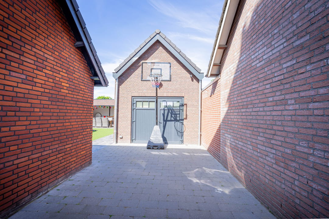Photo 8 of Duinroosstraat 2