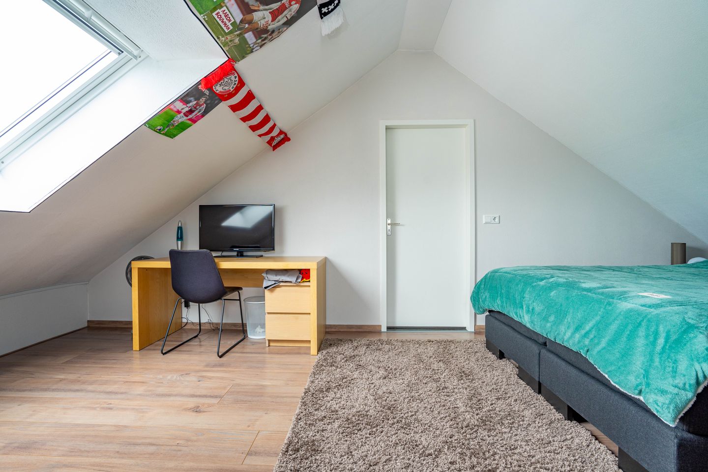 Photo 40 of Duinroosstraat 2