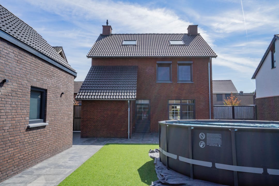 Photo 58 of Duinroosstraat 2