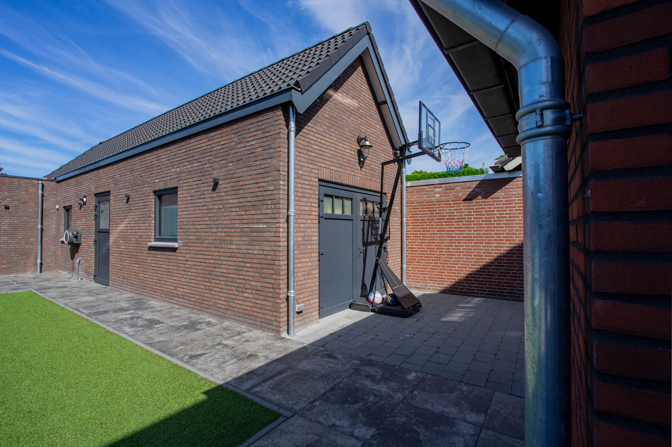 Photo 42 of Duinroosstraat 2