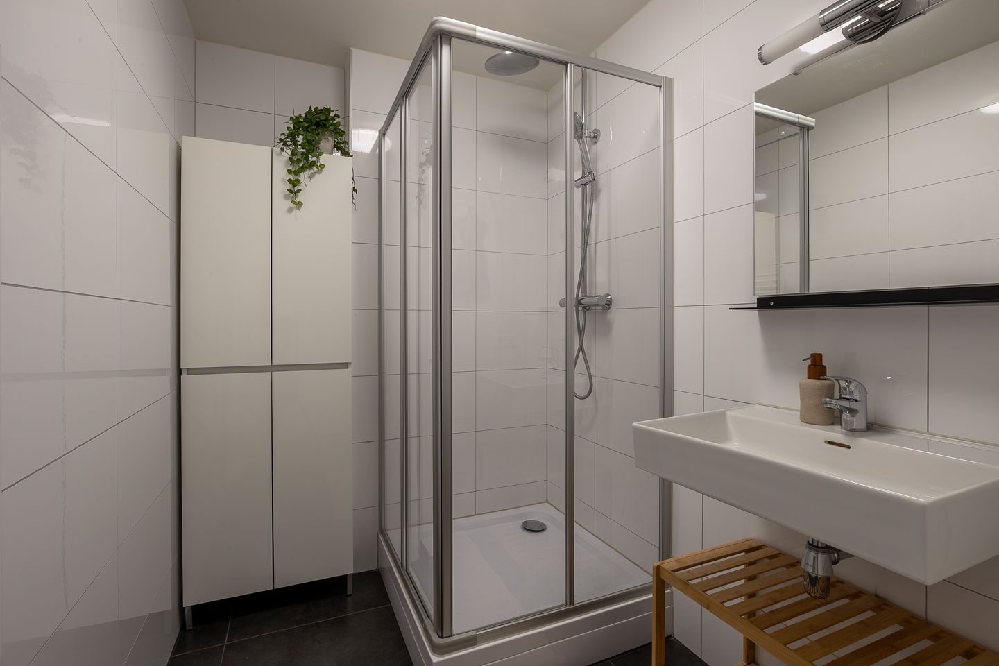 Photo 14 of Van Neercasselstraat 1-D