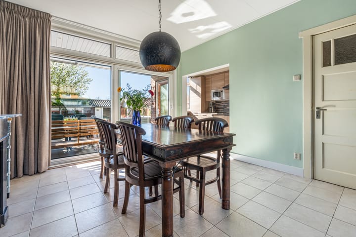 Tussenwoning te koop: Jacob Marisstraat 130, Dordrecht