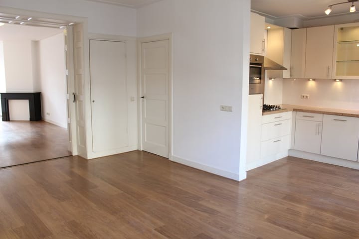 Photo 4 of Weissenbruchstraat 1-F