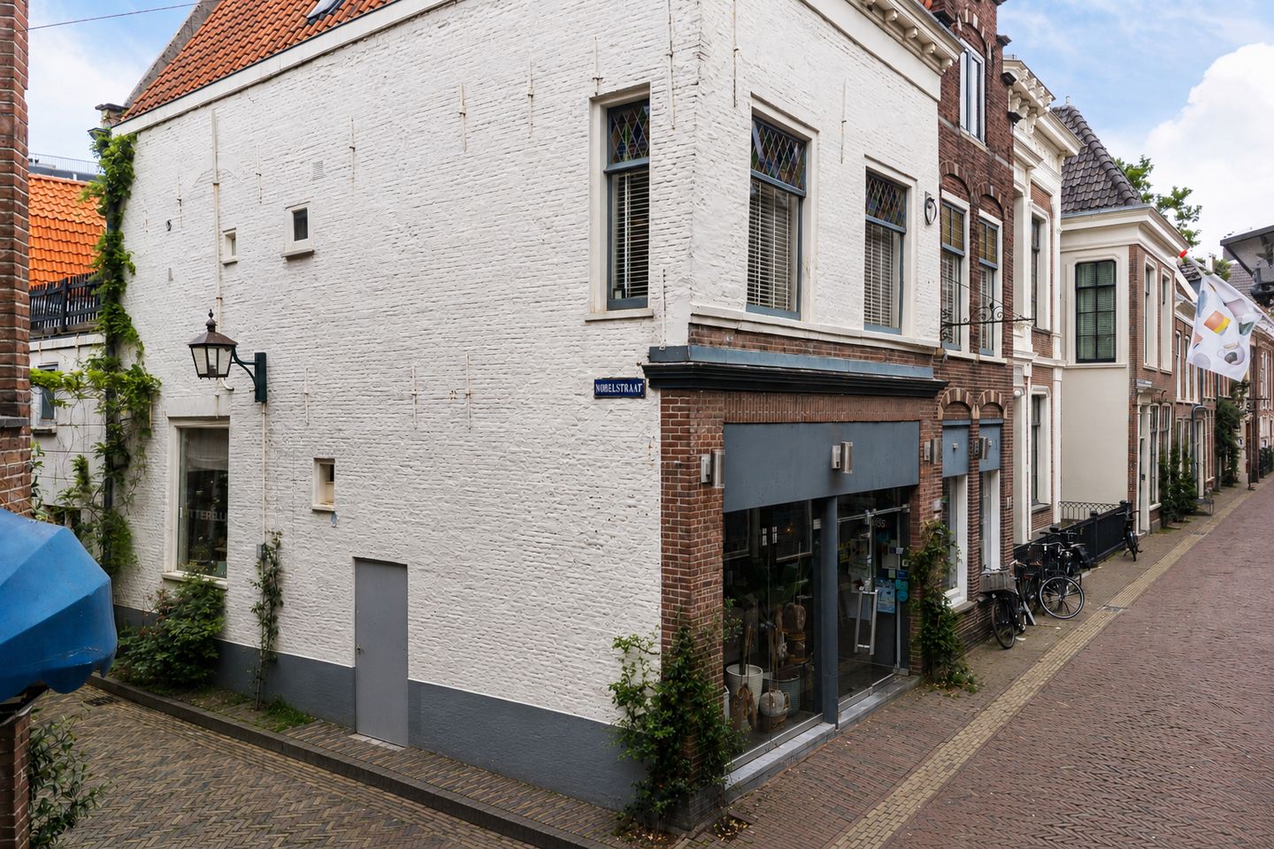 View photo 1 of Jacobijnestraat 11-13