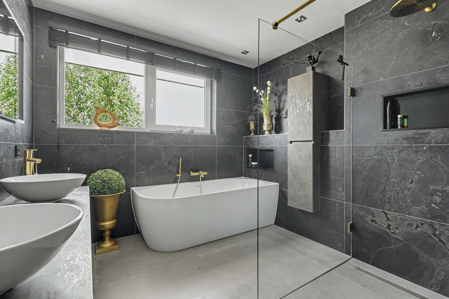 Photo 40 of Philips van Dorpstraat 43