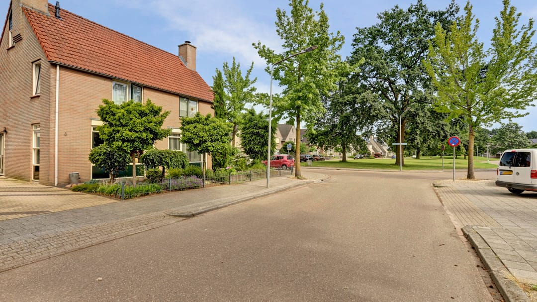 Photo 37 of De Regenwulp 8