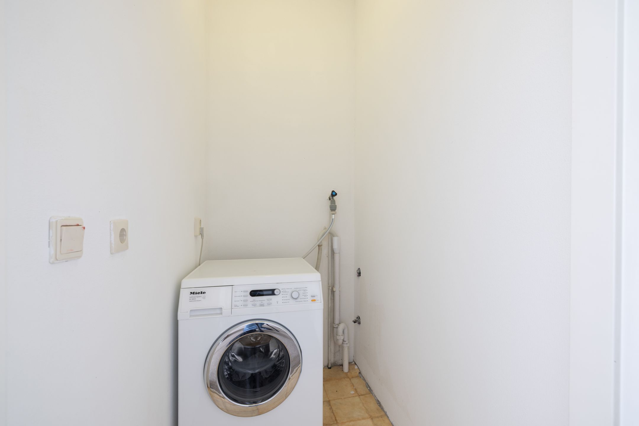 Photo 36 of Simone de Beauvoirstraat 1