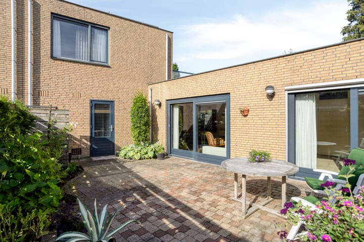 Foto 4 van Sara Burgerhartstraat 23