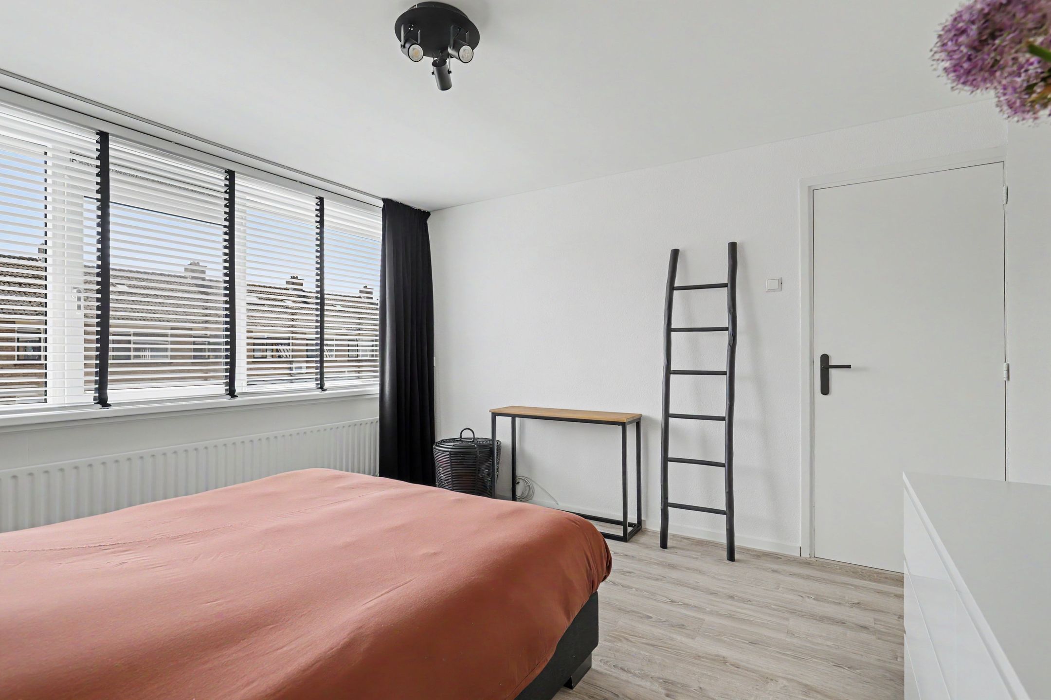 Photo 21 of De Genestetstraat 47