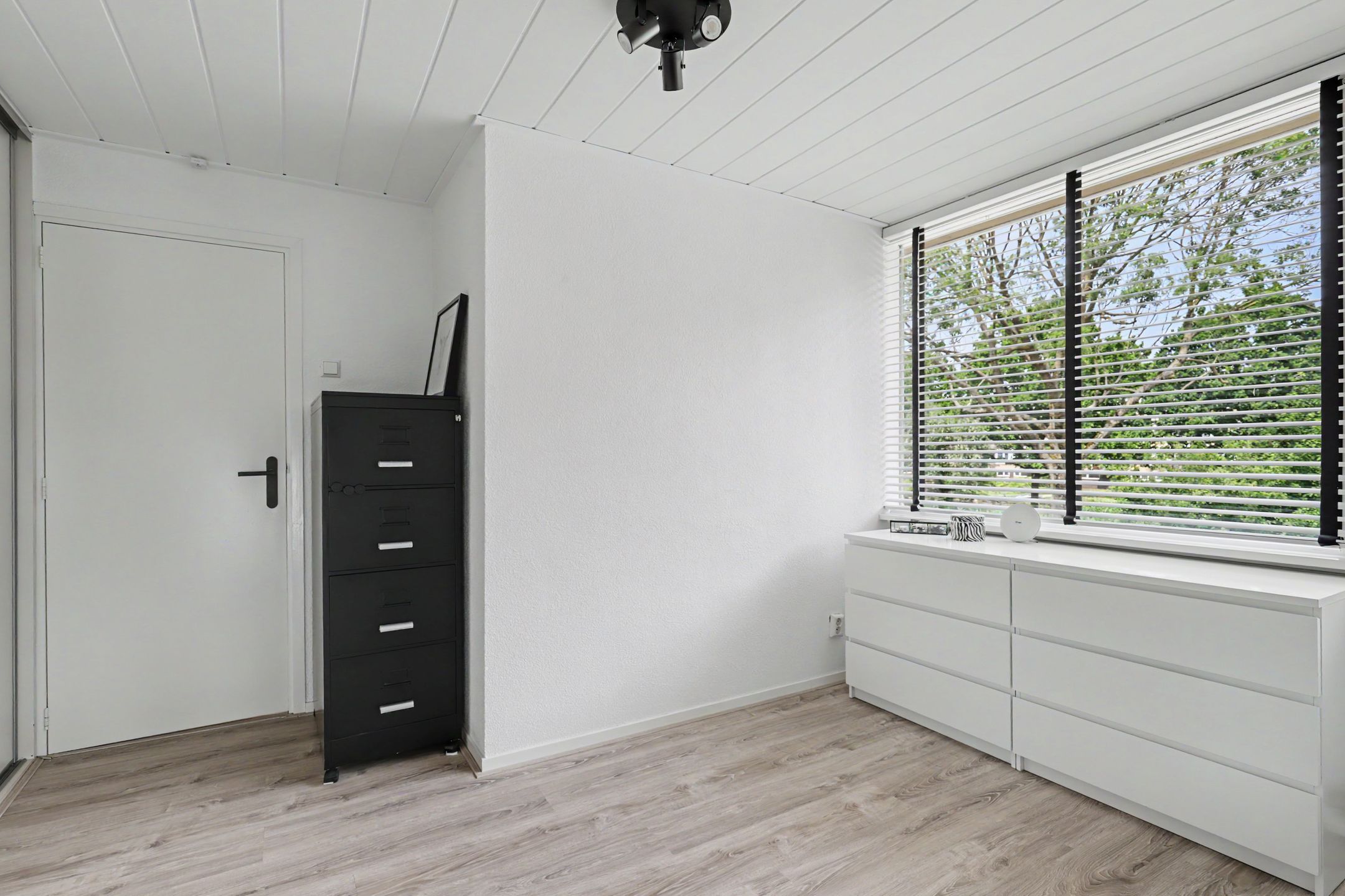 Photo 24 of De Genestetstraat 47
