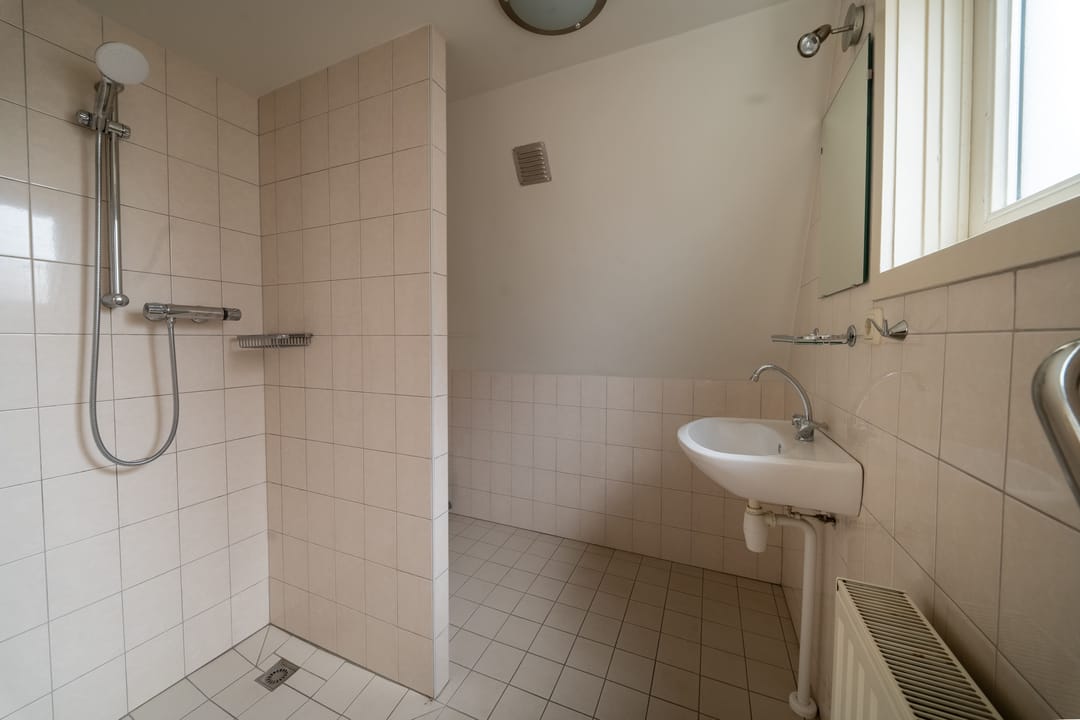 Photo 17 of Dr. Kuyperstraat 11