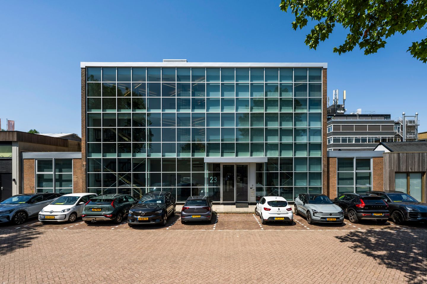 View photo 1 of Ellermanstraat 23