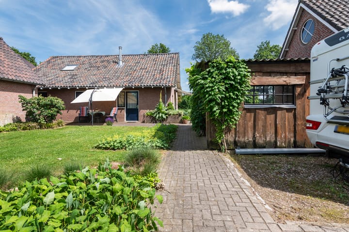 Twee-onder-één-kap te koop: Rouwhorsterdijk 3A, Zieuwent