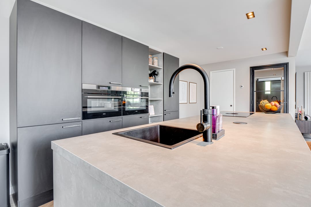 Photo 8 of Raadhuisstraat 43