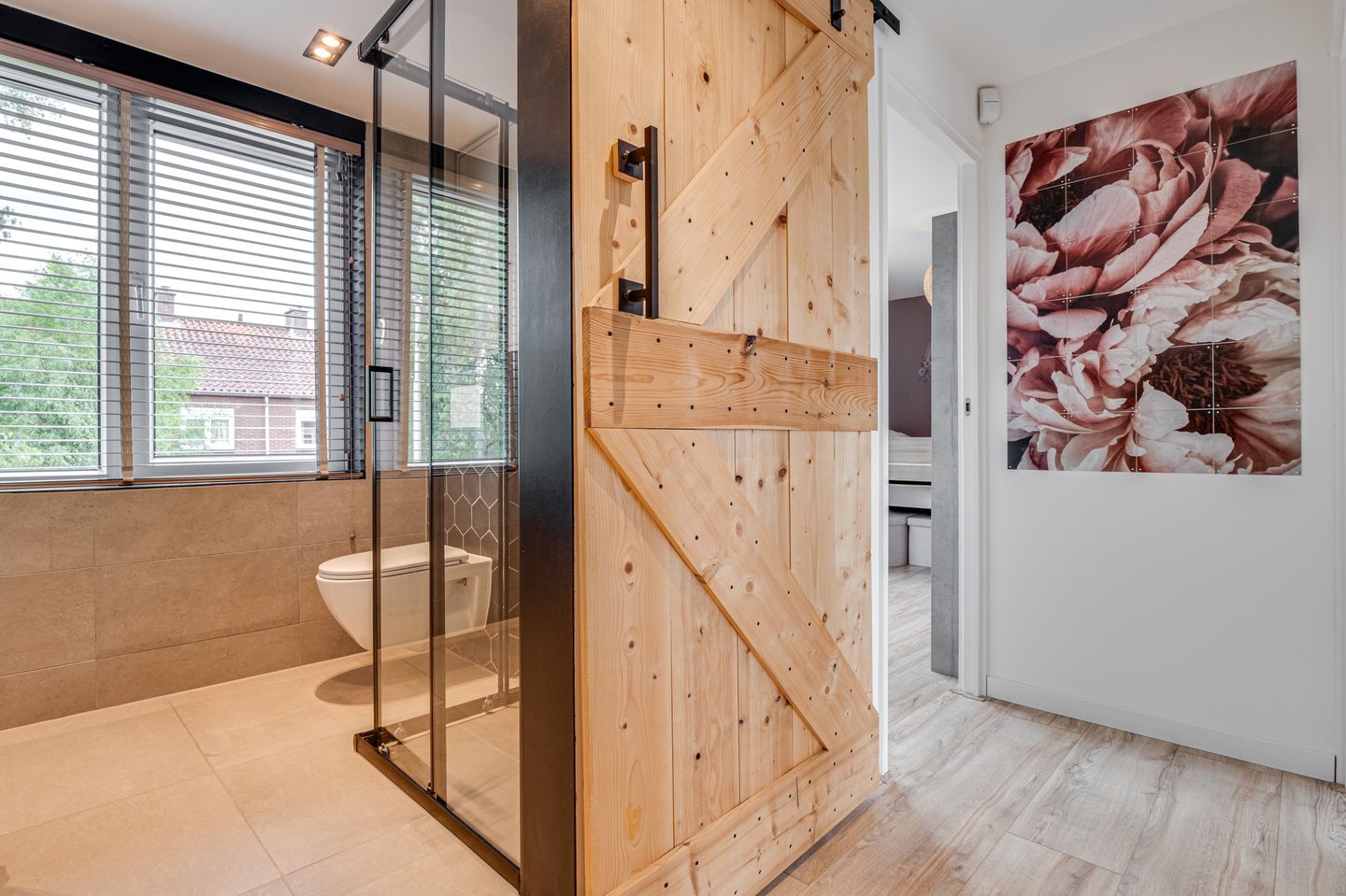 Photo 19 of Raadhuisstraat 43