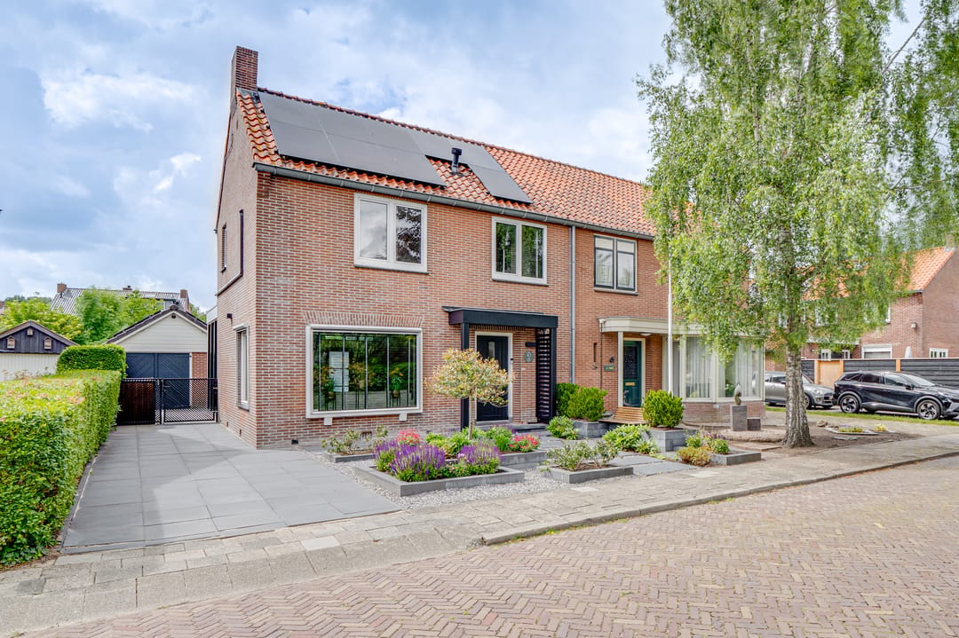 Photo 1 of Raadhuisstraat 43