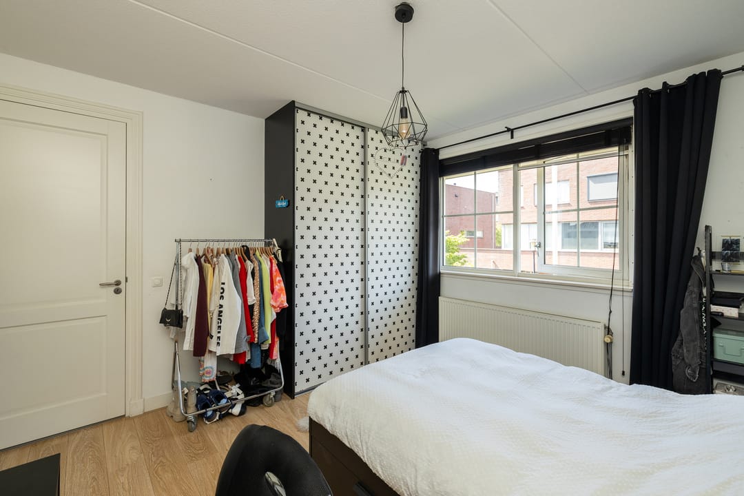 Photo 38 of Emmensstraat 14
