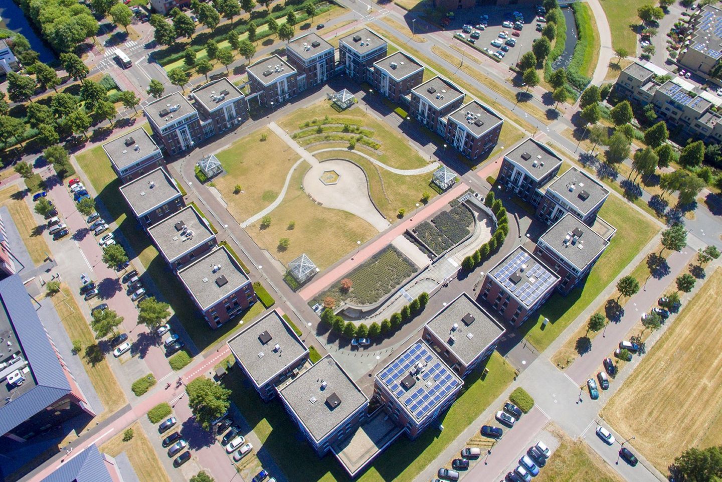 Bekijk foto 2 van Röntgenlaan 39