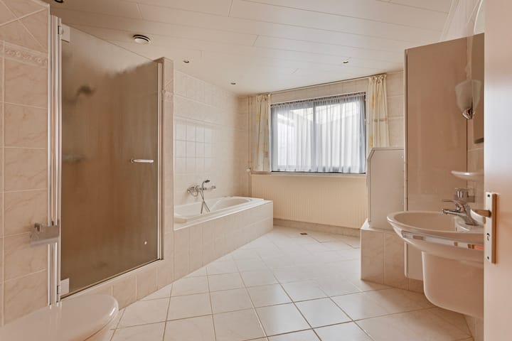 Photo 5 of Van Hogendorpstraat 3