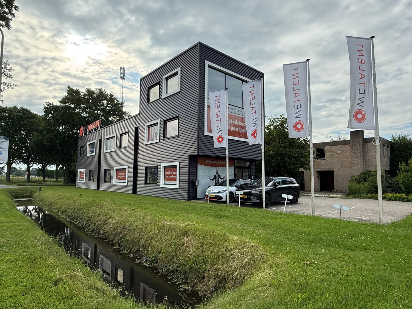 Bekijk foto 1 van Venbroekstraat 20-22