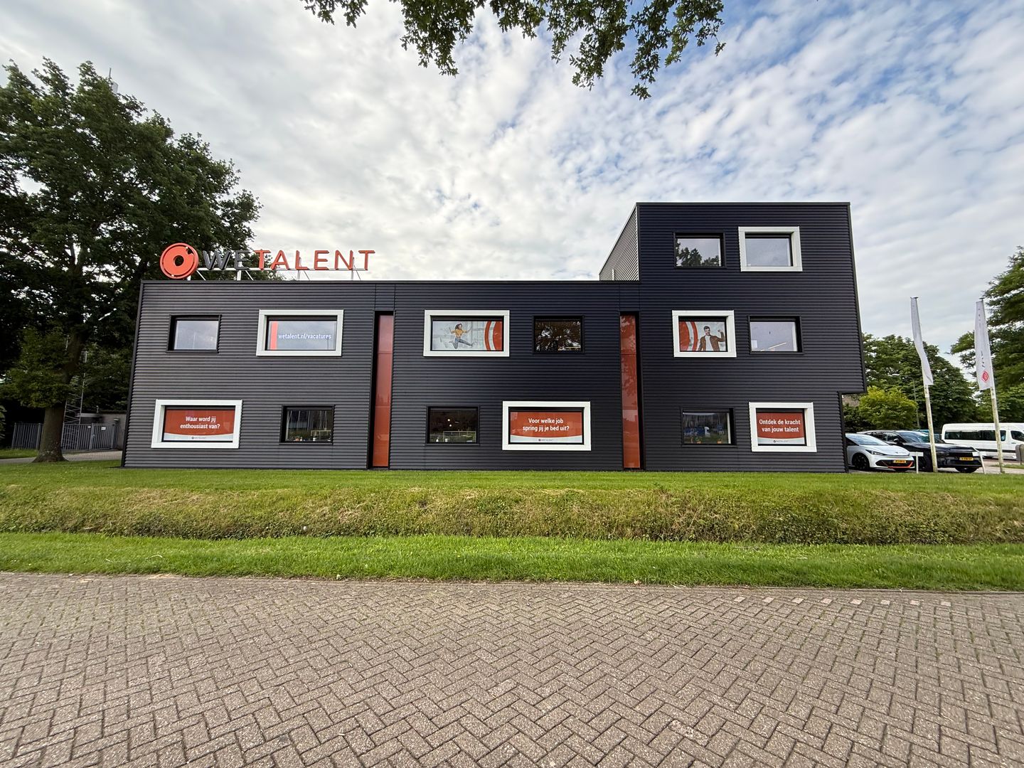 Bekijk foto 2 van Venbroekstraat 20-22