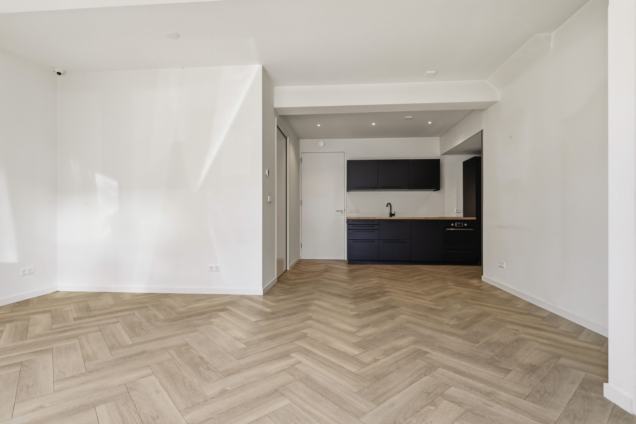 Photo 36 of Vareniusstraat 9