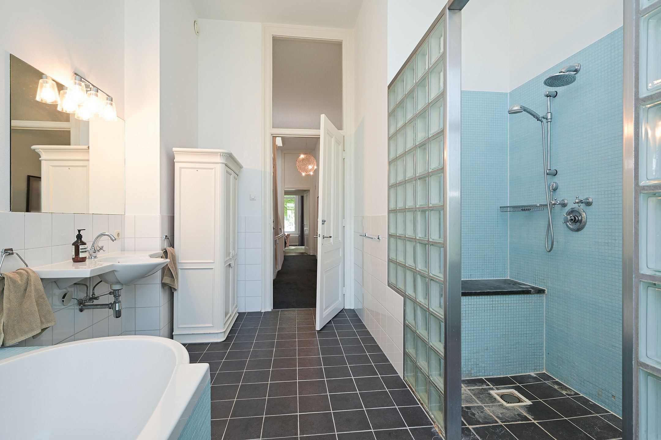 Photo 42 of Jan van Nassaustraat 89